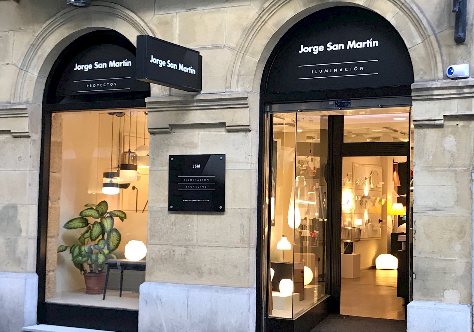 ¡Acércate a conocernos!